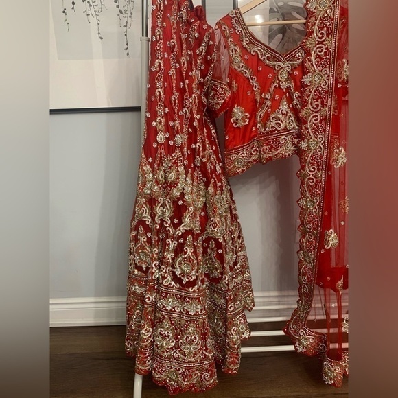 Luxury  Bridal Pakistani/ Indian Lehenga w Dupatta - Picture 2 of 8